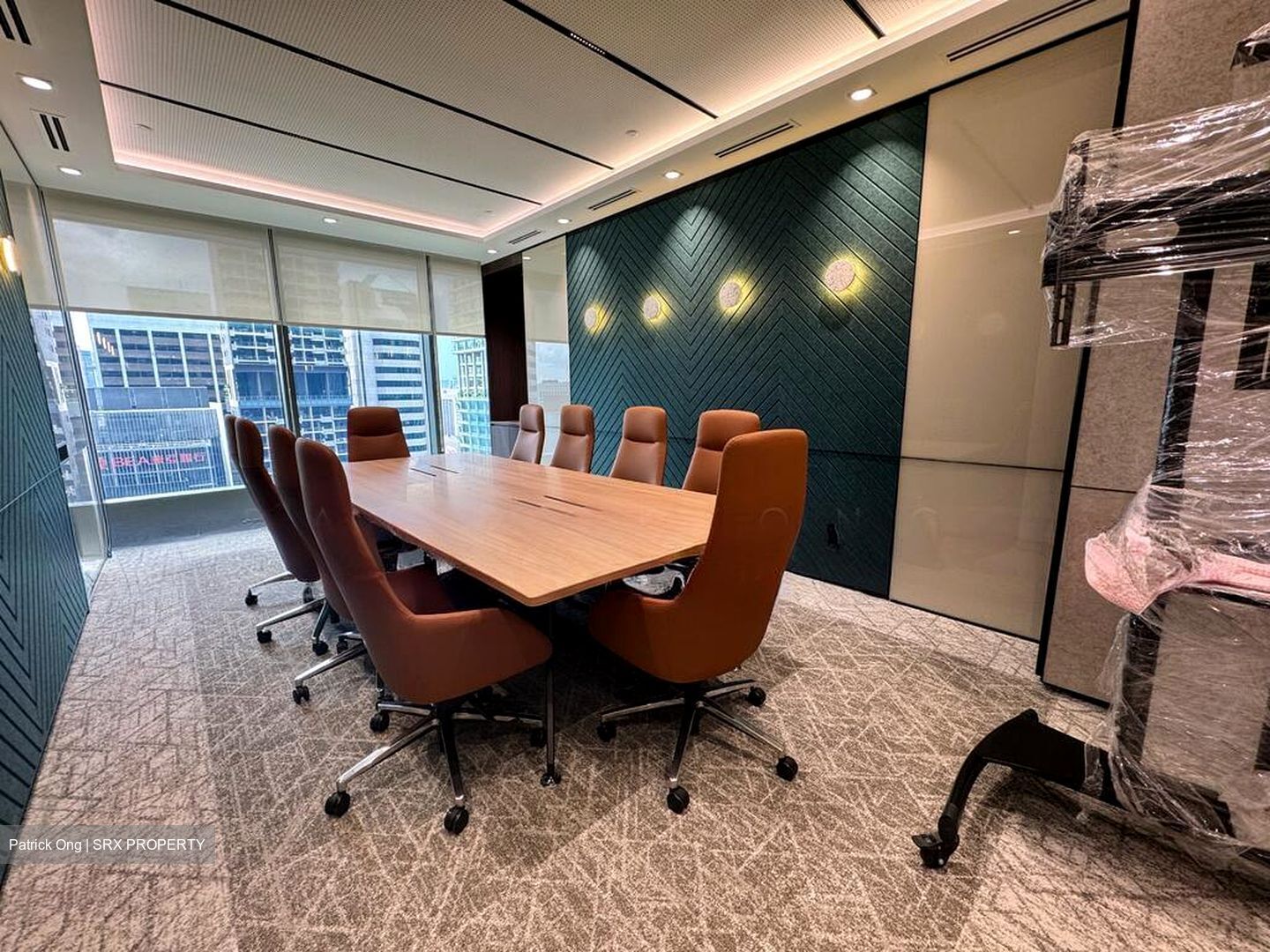 Central Boulevard (D1), Office #522182701